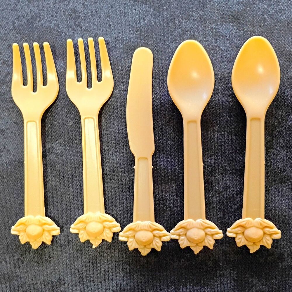 Vintage Cabbage Patch Kids 5pc Beige Plastic Toy Flatware Set Fork Knife Spoon